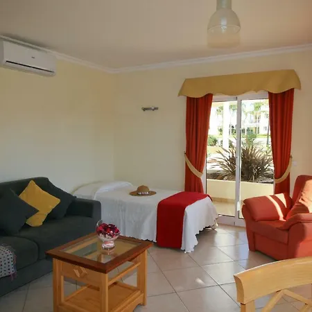 Da Pool & Garden View Апартаменты