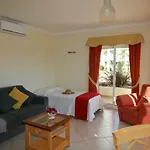 Da Pool & Garden View Apartman