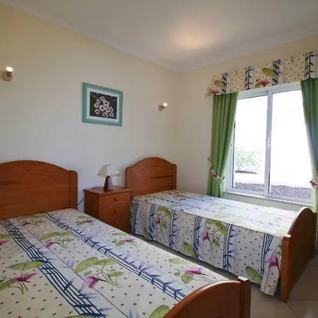 Da Pool & Garden View Apartment
